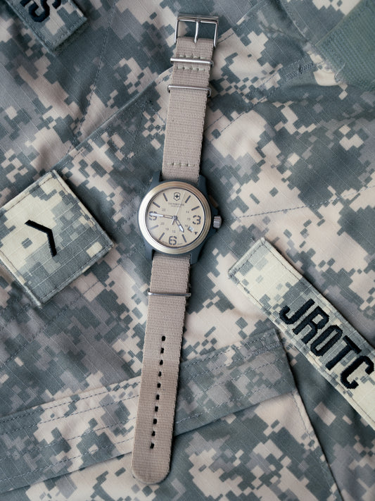 Early 2010s "VICTORINOX" Swiss Army Original 241517 Watch