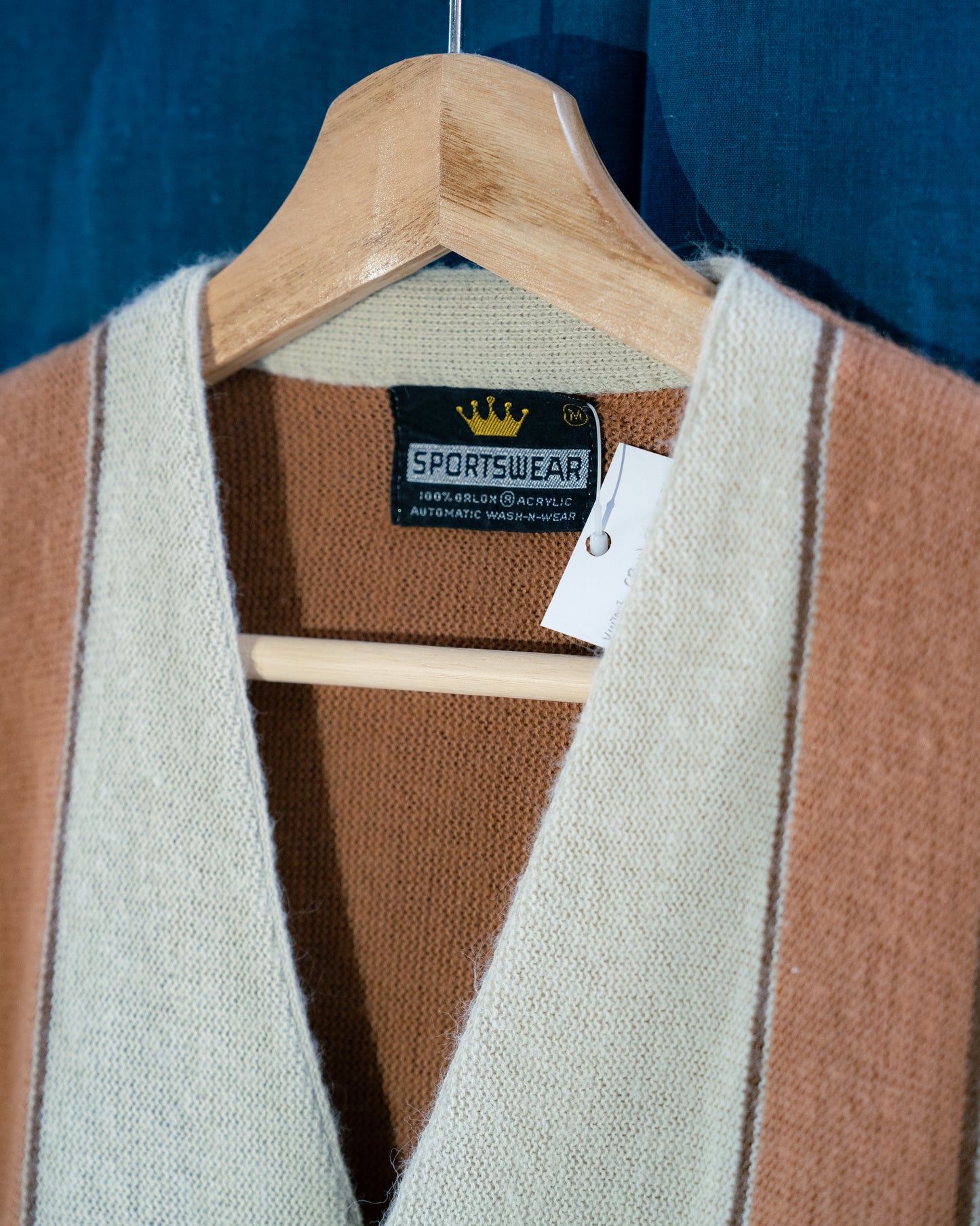 1960-70's "CROWN SPORTSWEAR" Orlon Acrylic Cardigan