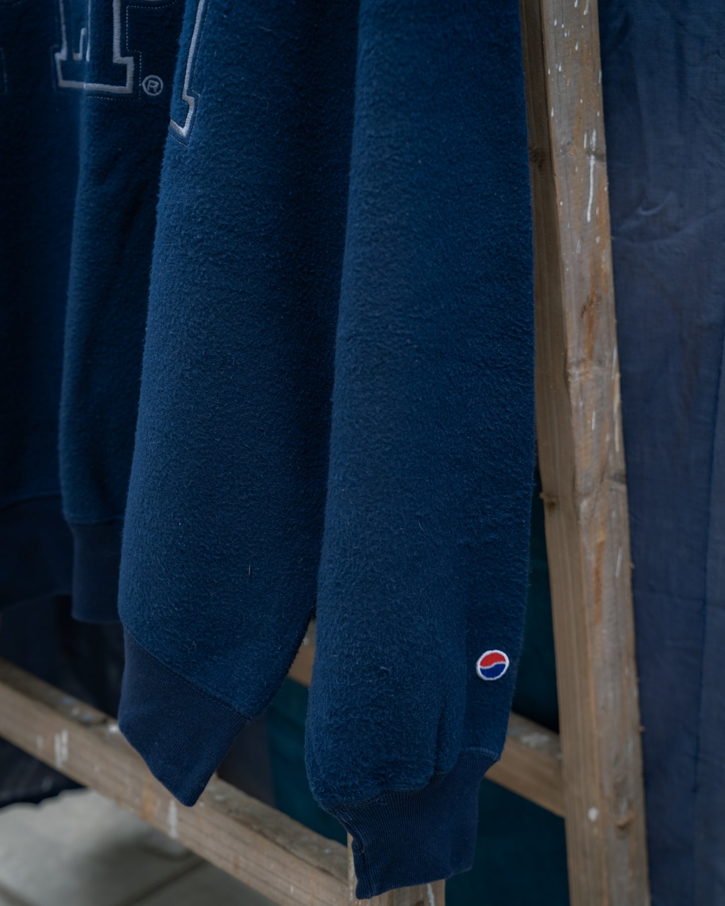 1990年代の「PEPSI」フリース刺繍クルーネックスウェットシャツ