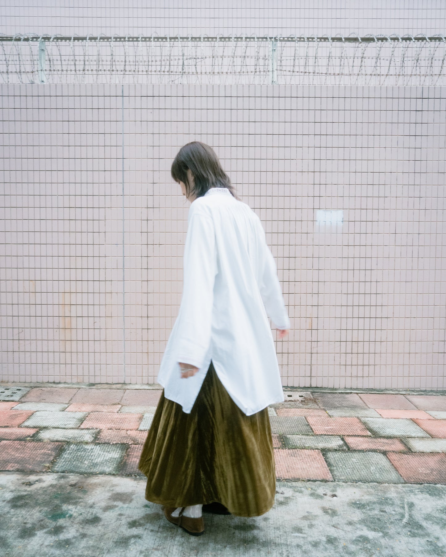 "KUNZ-ARUHAZ BUDAPEST" Embroidered Pullover Shirt