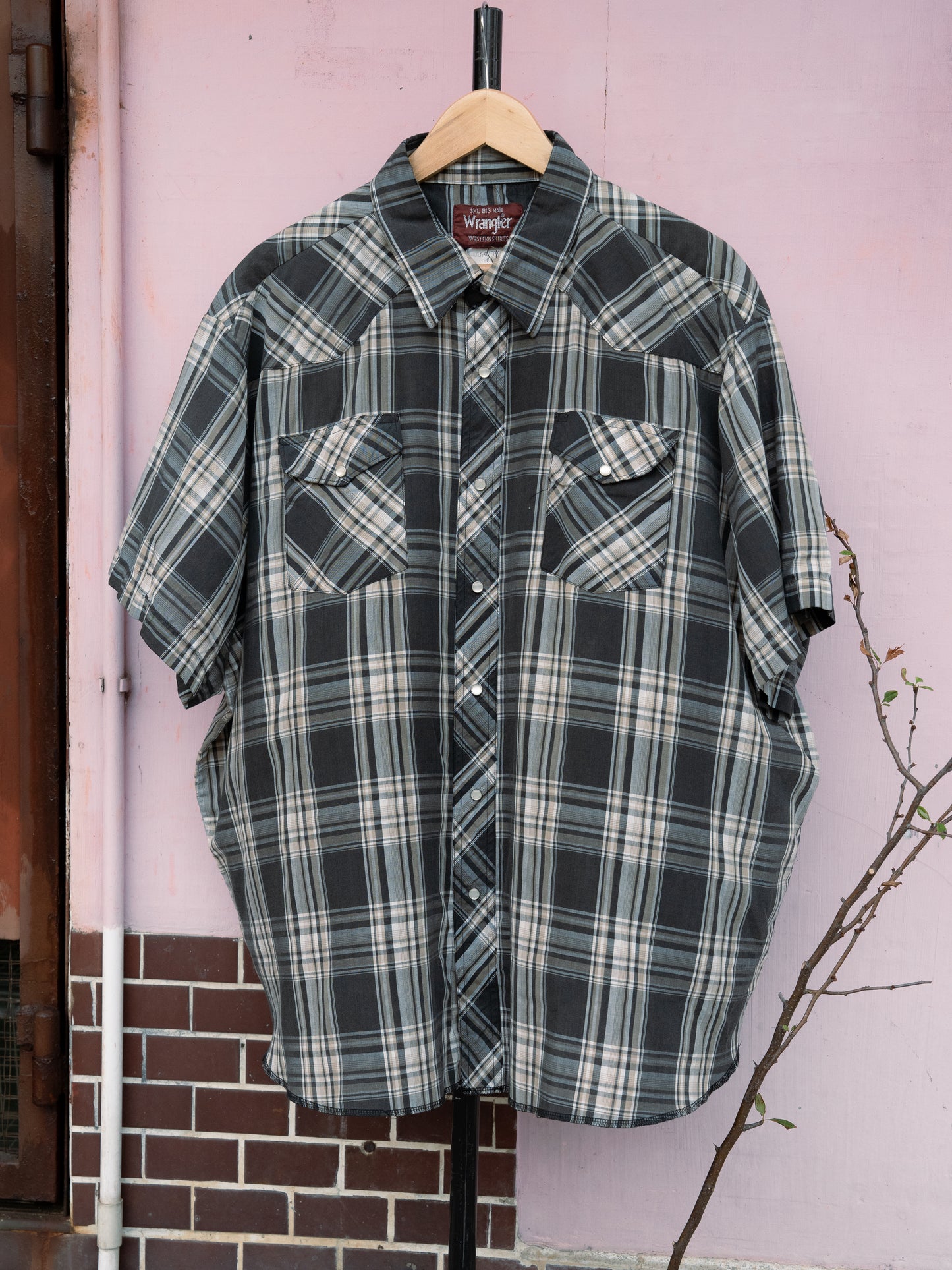 "Wrangler" Plaid Snap Button Short Sleeve Shirt