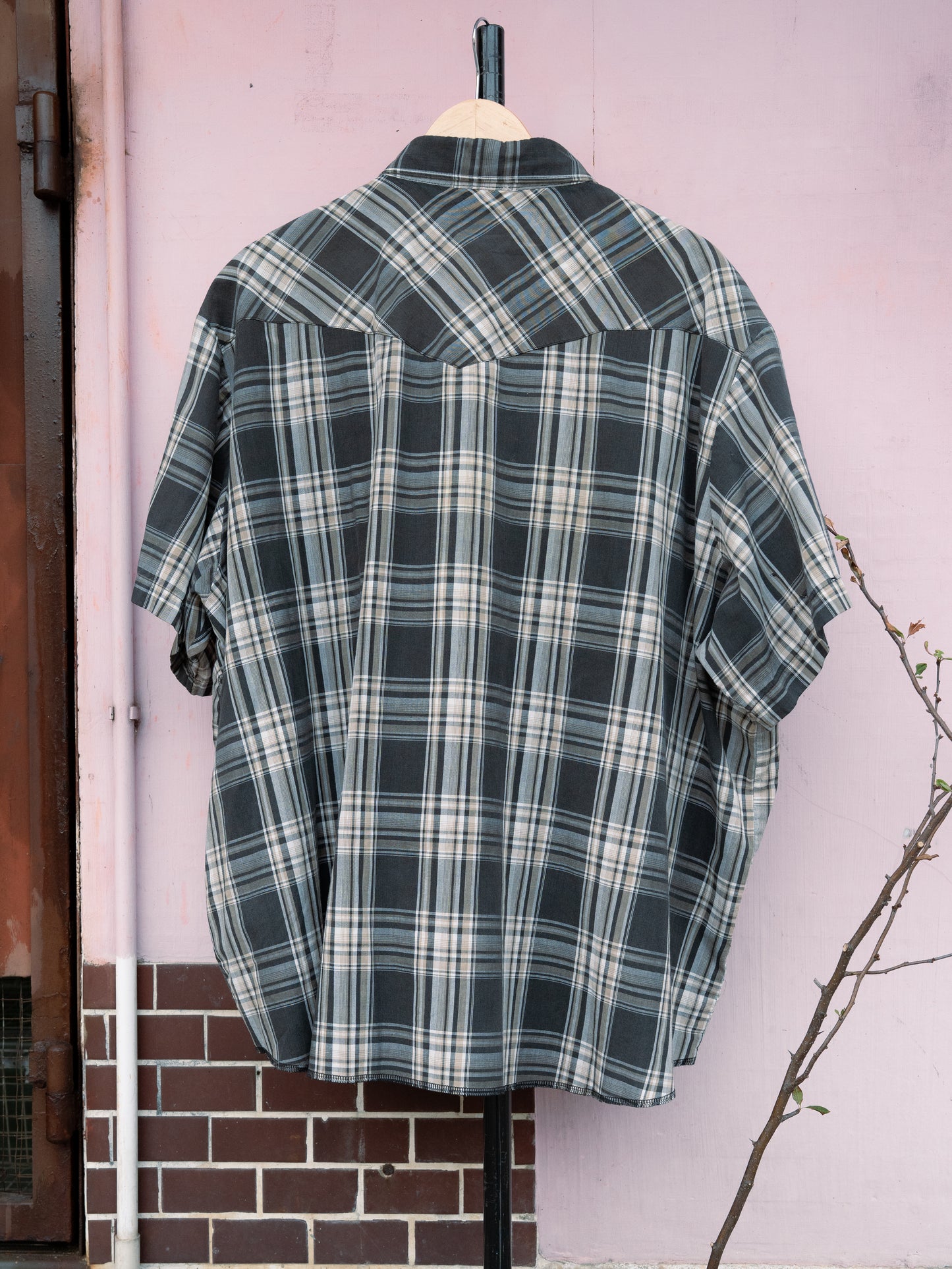 "Wrangler" Plaid Snap Button Short Sleeve Shirt