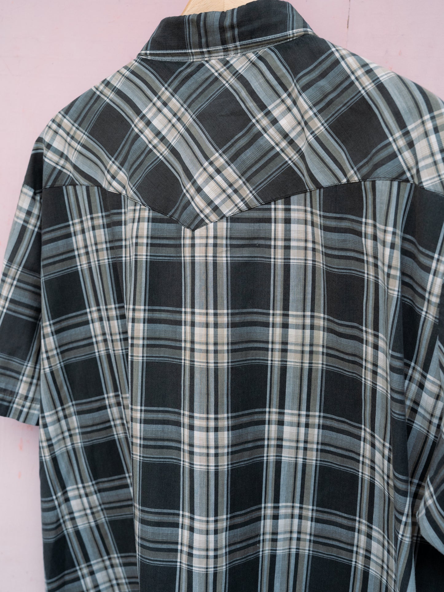 "Wrangler" Plaid Snap Button Short Sleeve Shirt