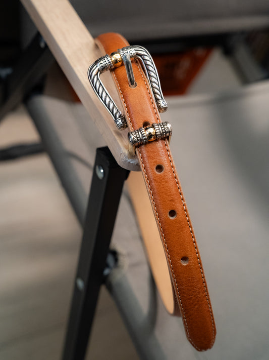 2000s "BRIGHTON" B10016 Cabal Buckle Slim Leather Belt