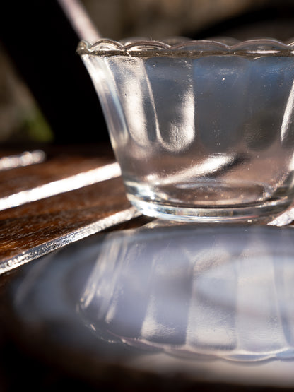 レトロなガラスのゼリーカップ