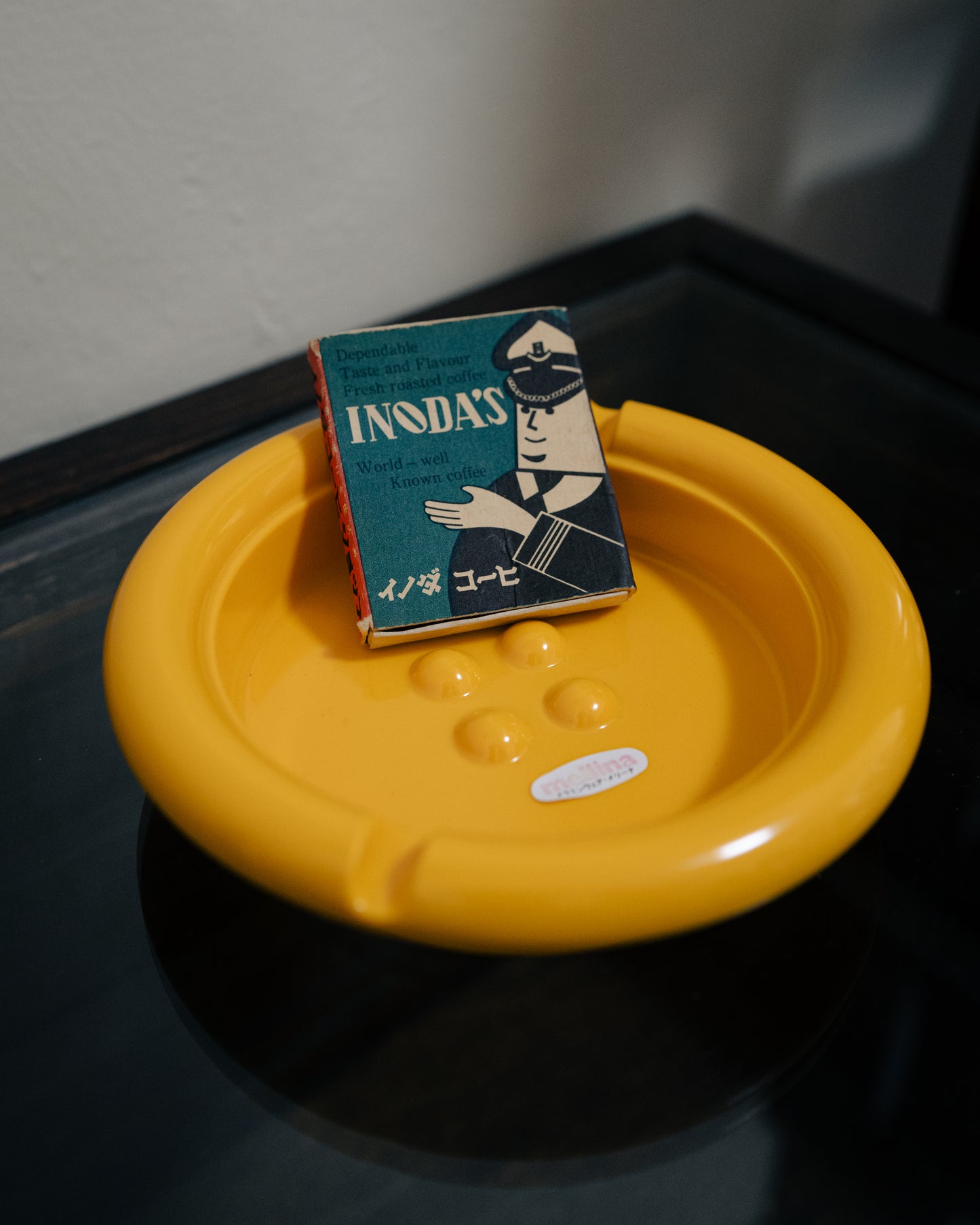 "Mellina" Plastic Ashtray 鈕扣造型膠製灰皿