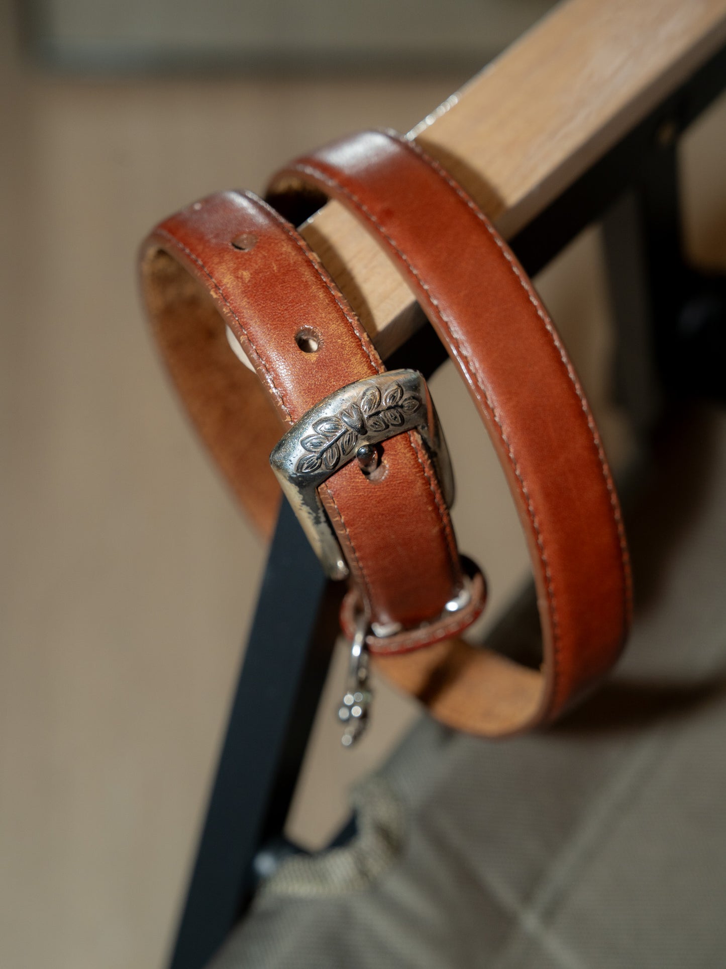 2000s "BRIGHTON" B7407 Silver Buckle & Heart Flower Charms Leather Belt