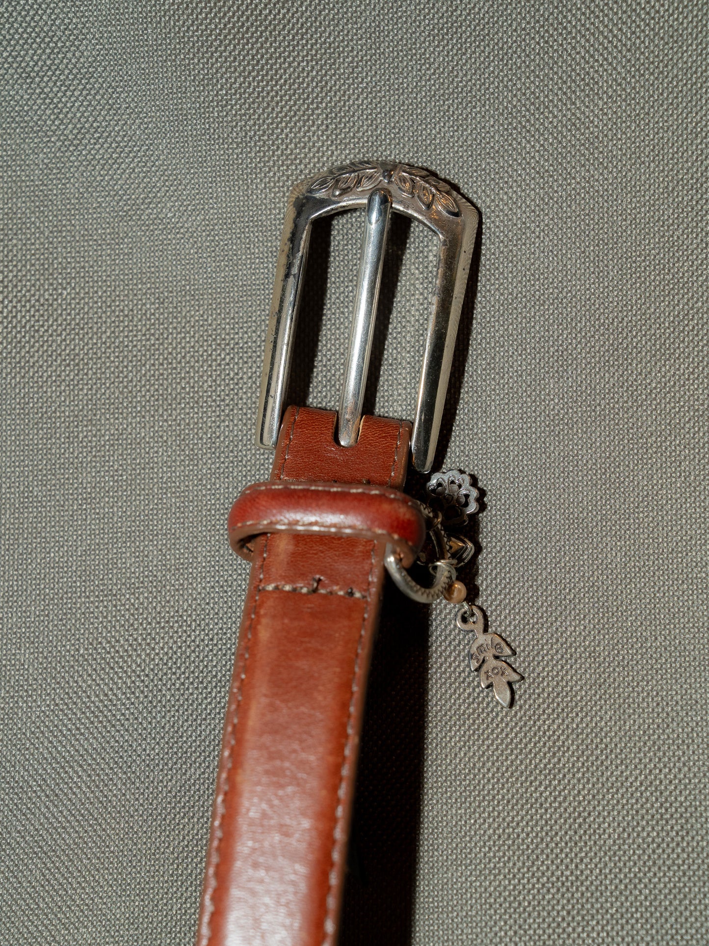 2000s "BRIGHTON" B7407 Silver Buckle & Heart Flower Charms Leather Belt