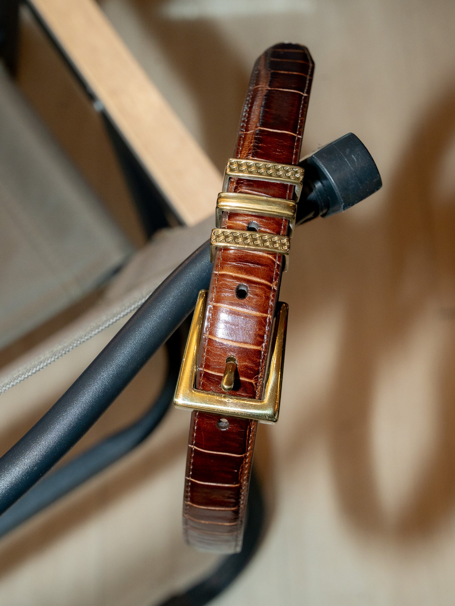 1990s "BRIGHTON" Classics 40068 Triple Gold Keepers Croc-Embossed Leather Belt
