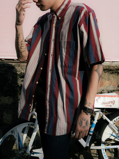 "HONORS" Button-Down Short Sleeve Shirt