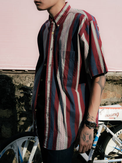 "HONORS" Button-Down Short Sleeve Shirt