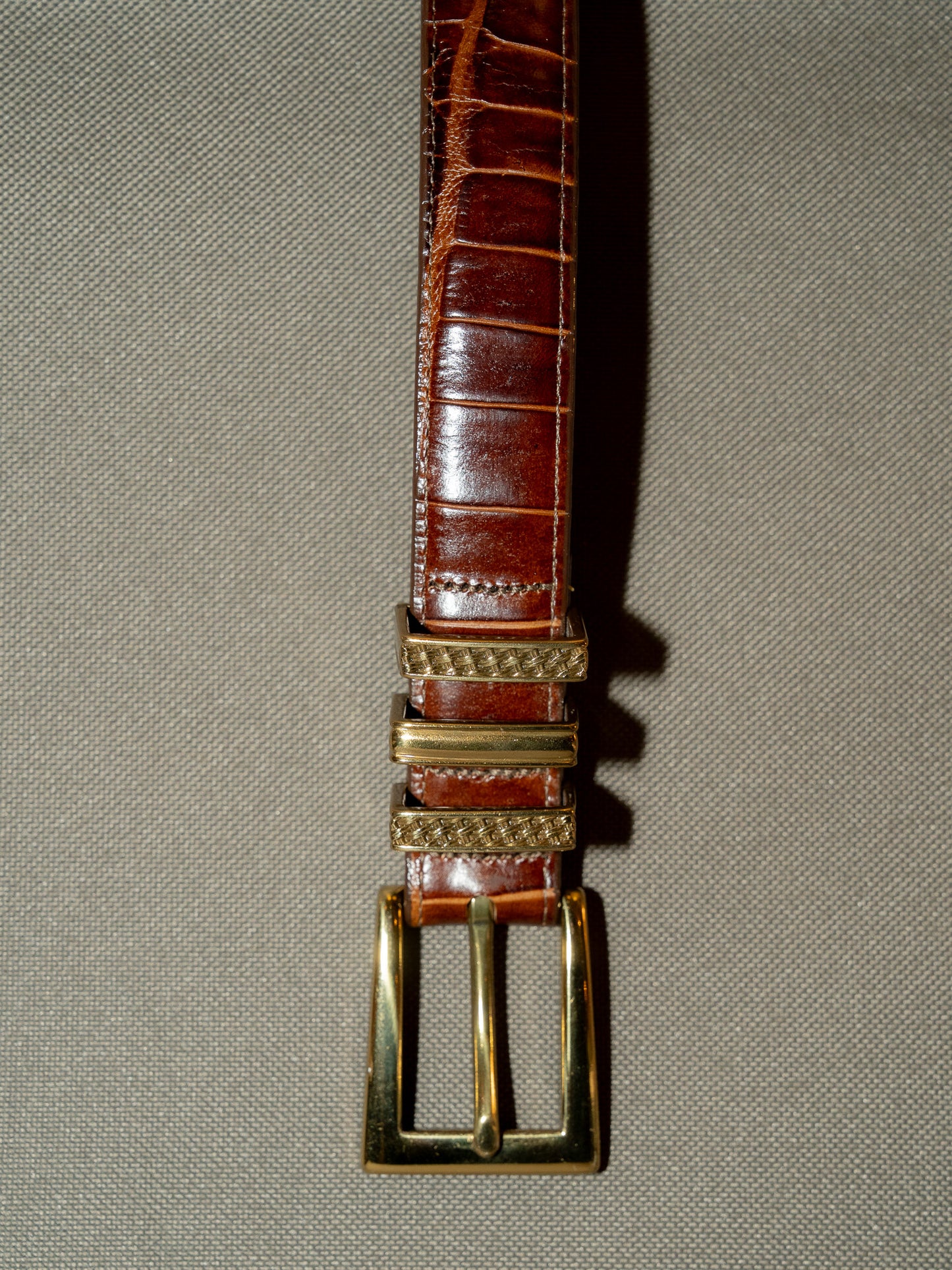 1990s "BRIGHTON" Classics 40068 Triple Gold Keepers Croc-Embossed Leather Belt