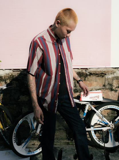 "HONORS" Button-Down Short Sleeve Shirt