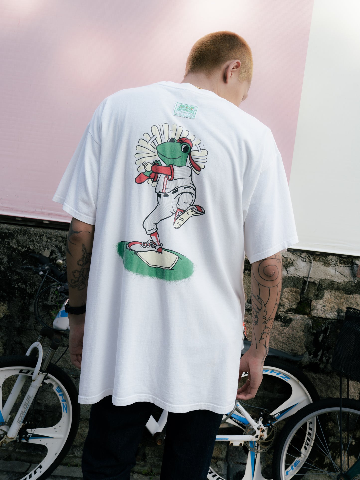 1990's "CARLOS 'N CHARLIE'S" Señor Frog's Tee