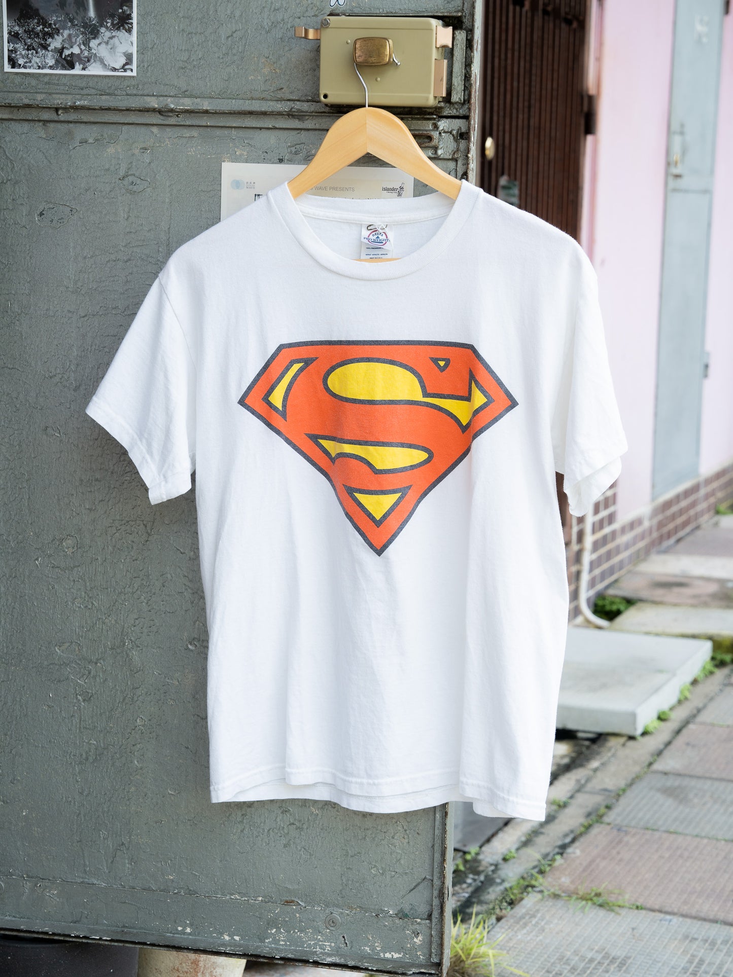 2000s "DELTA" DC Comics Superman Classic Logo Graphic Tee