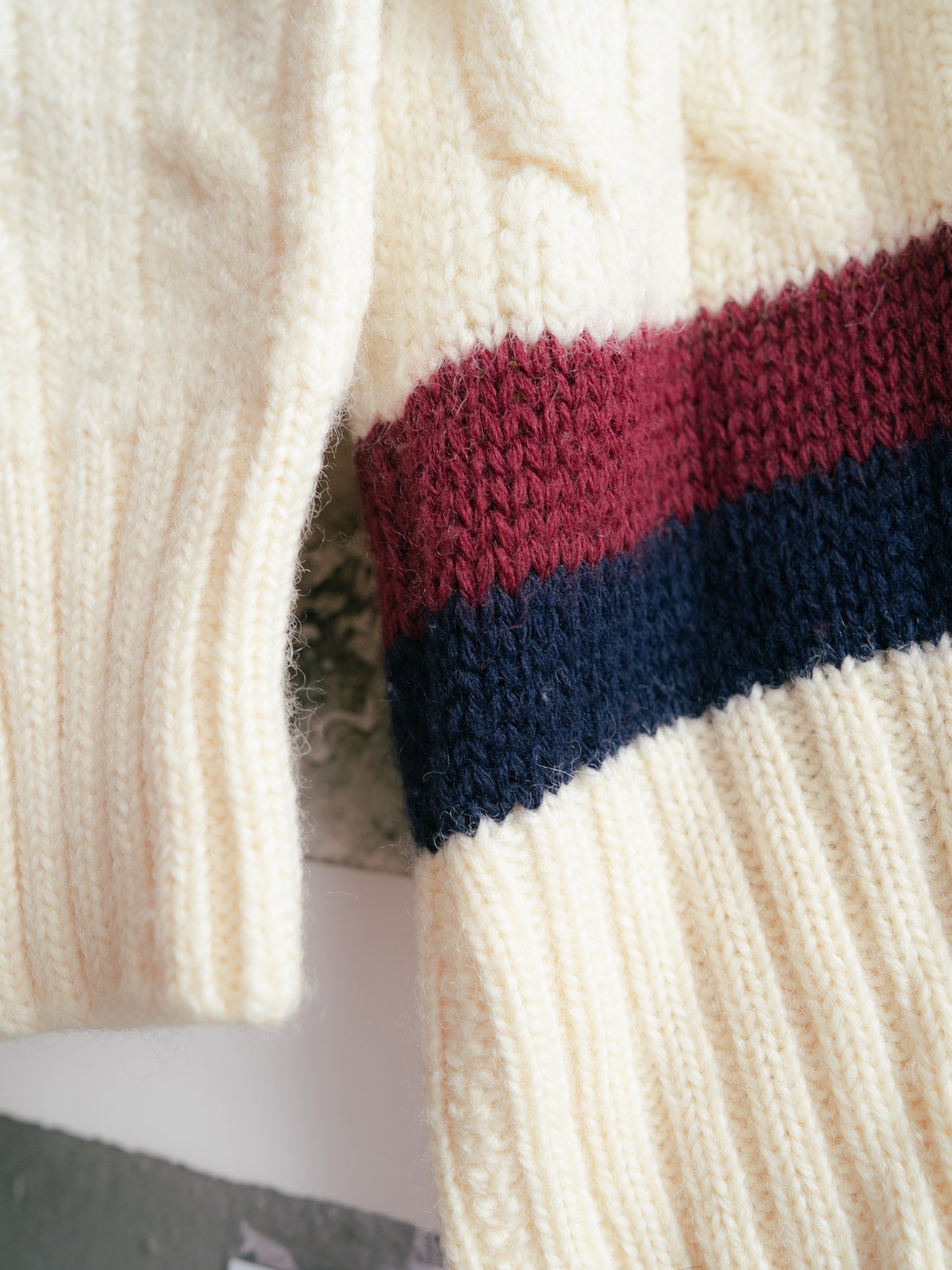 1980s "ALAN PAINE" V-Neck Wool Sweater