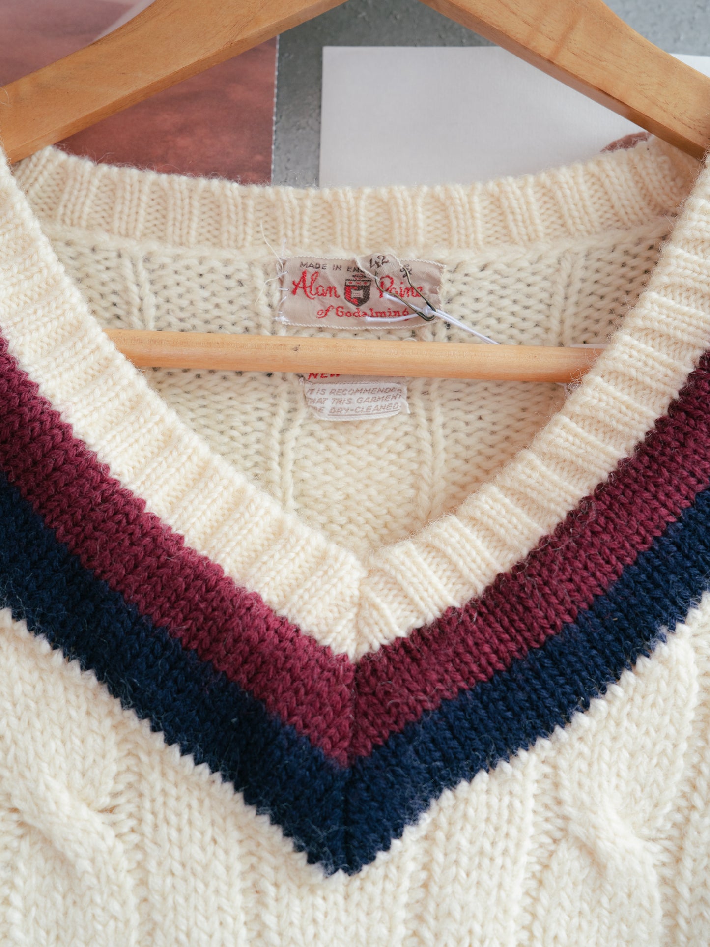 1980s "ALAN PAINE" V-Neck Wool Sweater