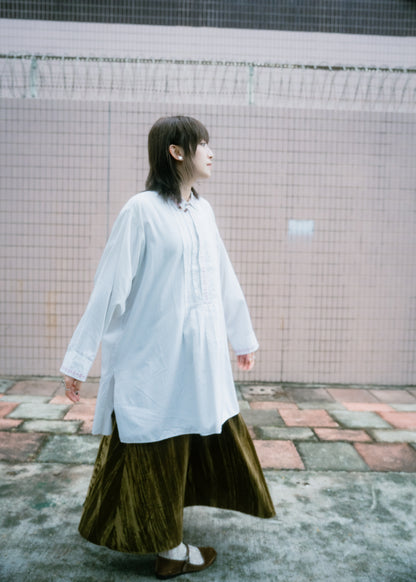 "KUNZ-ARUHAZ BUDAPEST" Embroidered Pullover Shirt