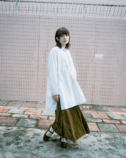 "KUNZ-ARUHAZ BUDAPEST" Embroidered Pullover Shirt