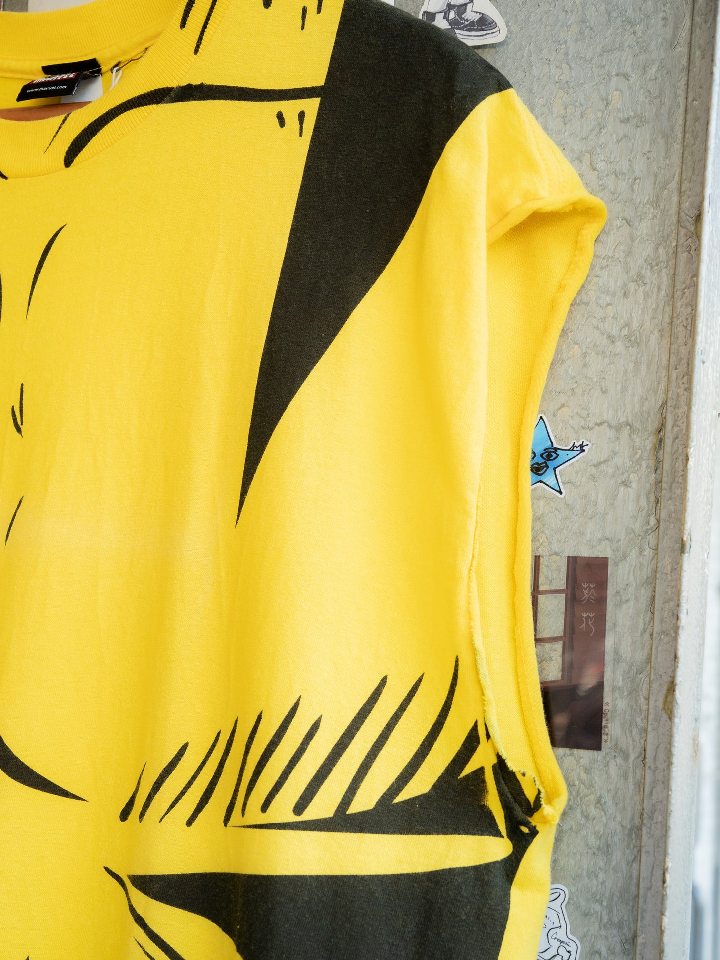 2000s "Mad Engine" Marvel Wolverine Muscle Costume Cropped Sleeves Tee