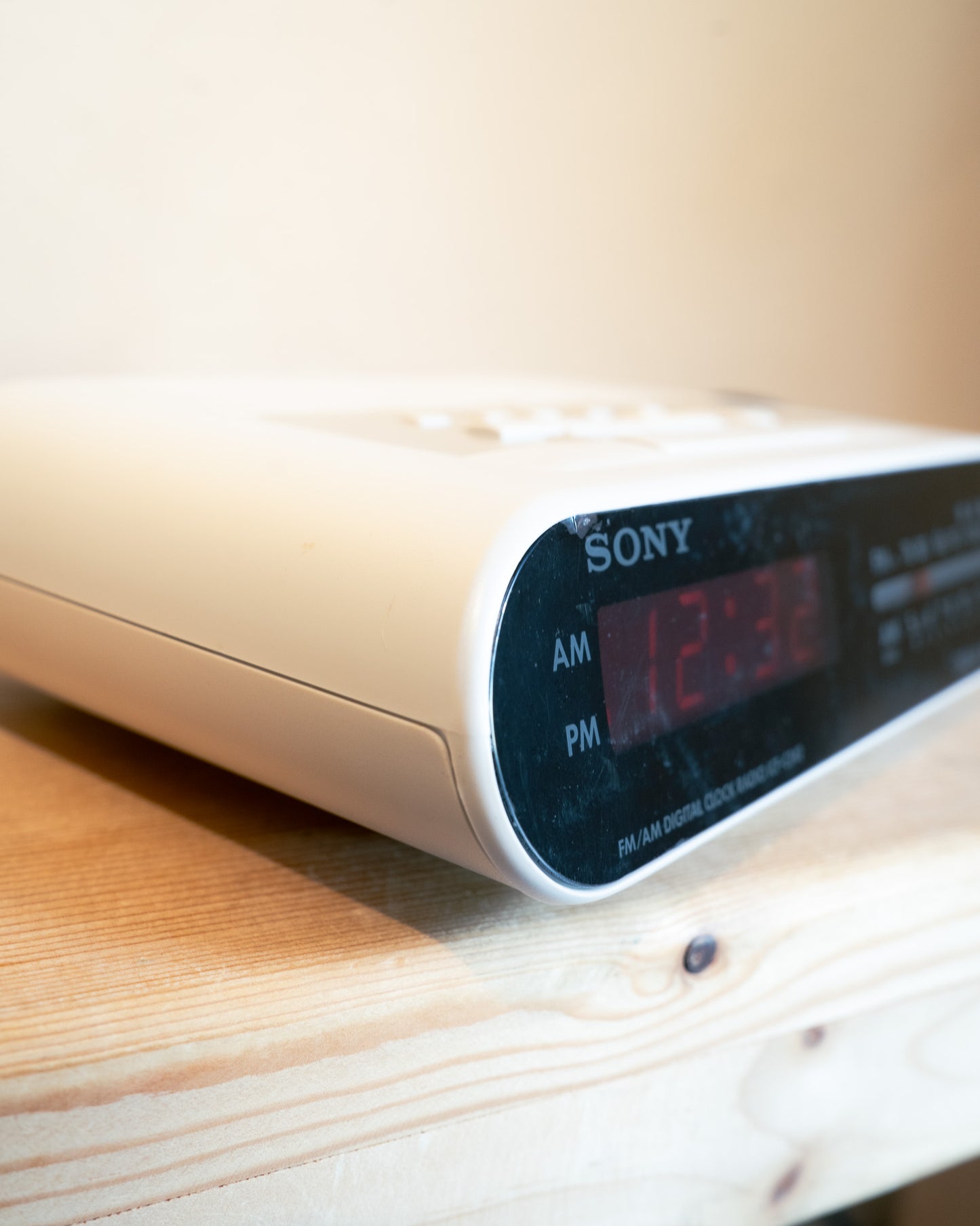 1991 "SONY" ICF-C242 Dream Machine Clock Radio