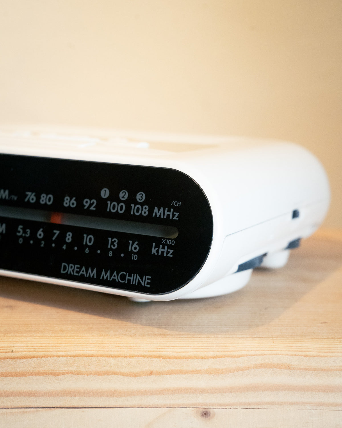1991 "SONY" ICF-C242 Dream Machine Clock Radio