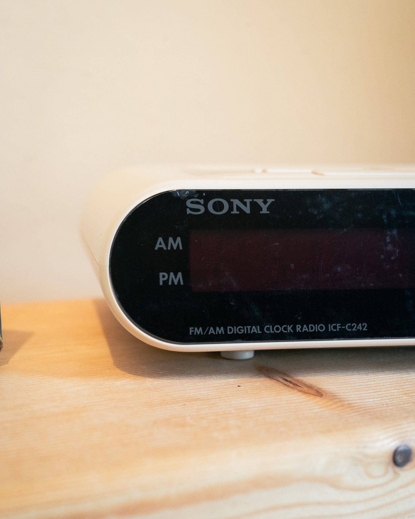 1991 "SONY" ICF-C242 Dream Machine Clock Radio