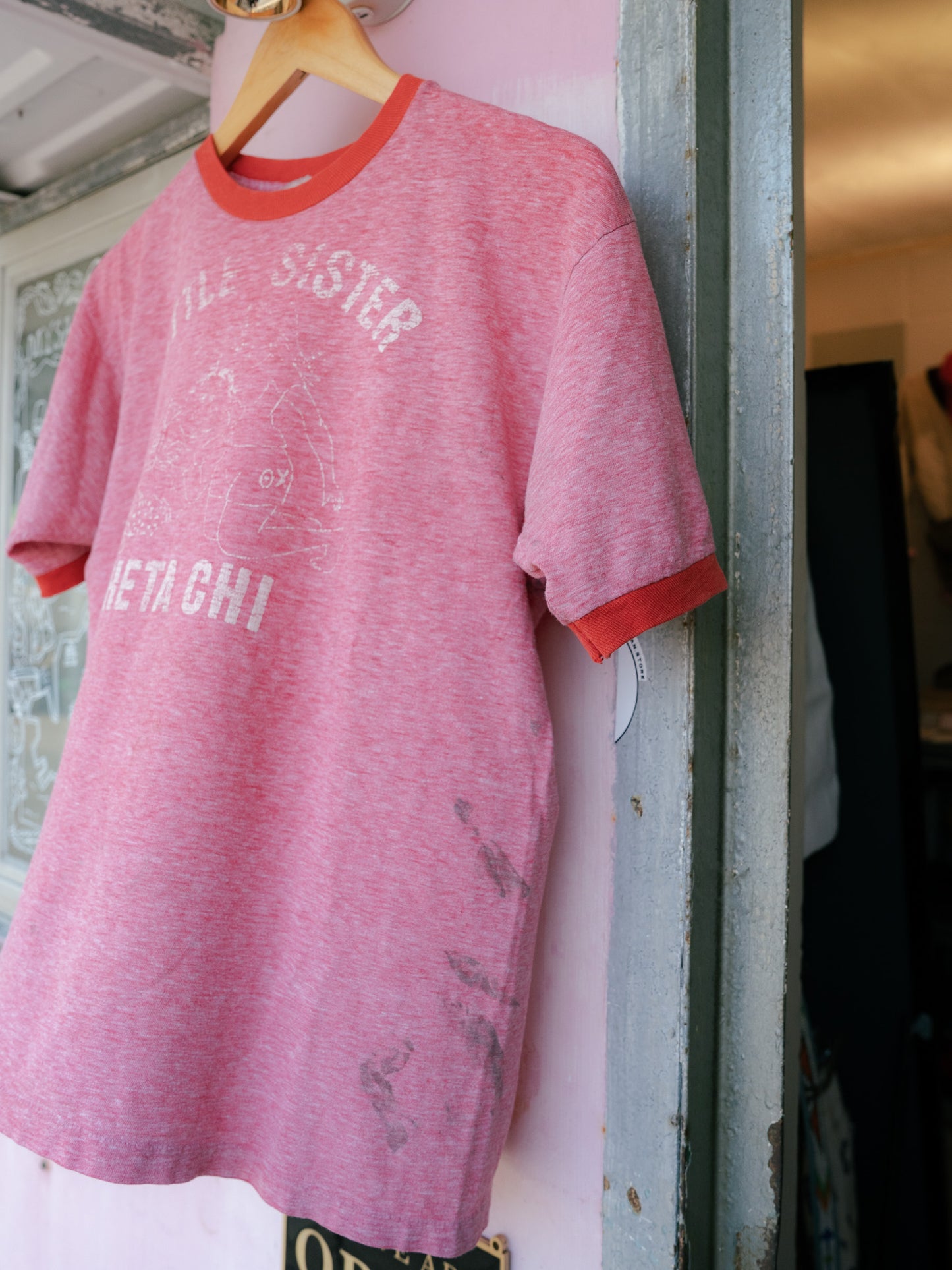 1970 年代末“MAYO SPRUCE”小妹妹 Theta Chi 環扣T卹