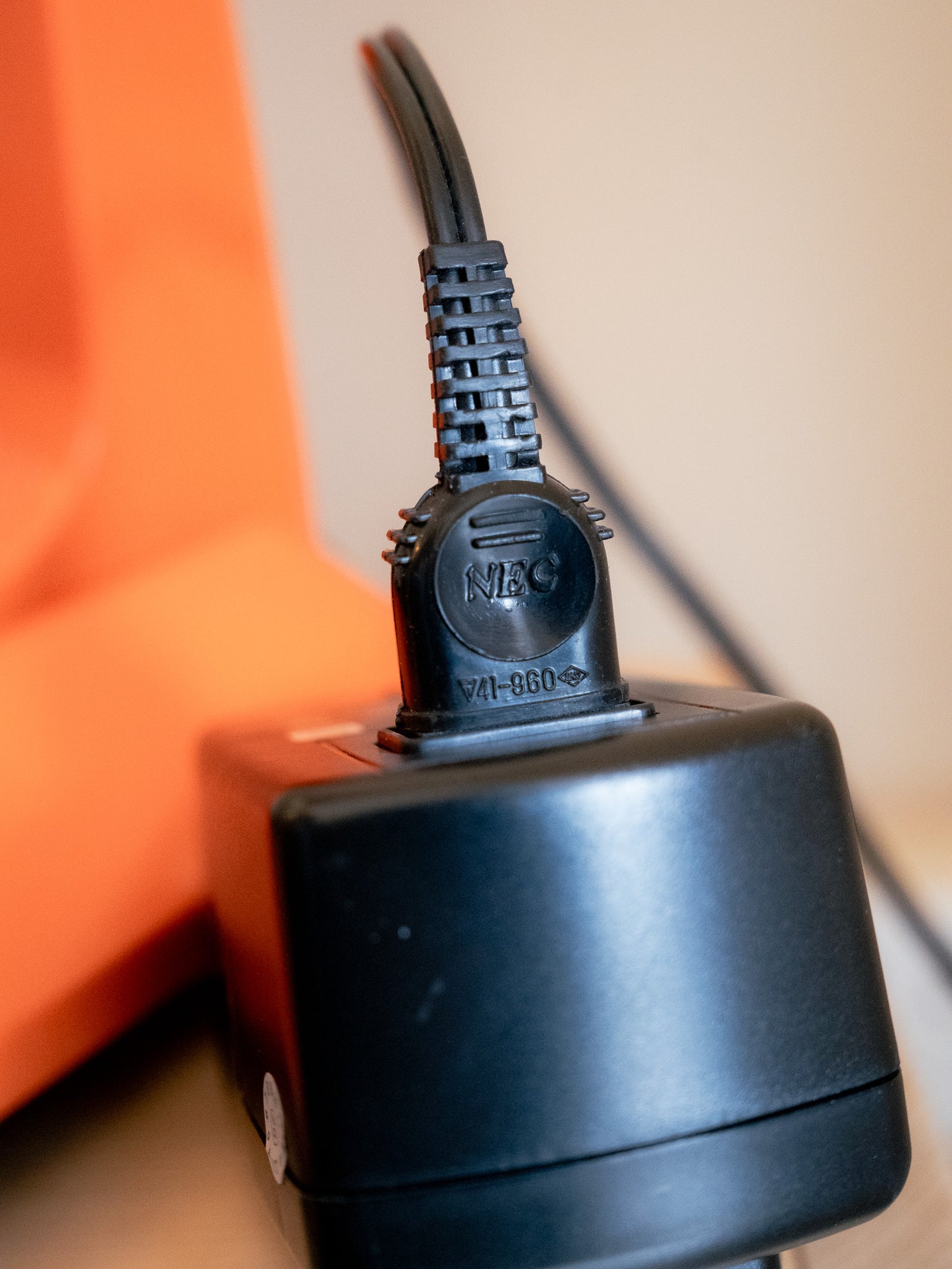 1970-80s "NEC SYLVANIA" IS-6108 三段式調光檯燈