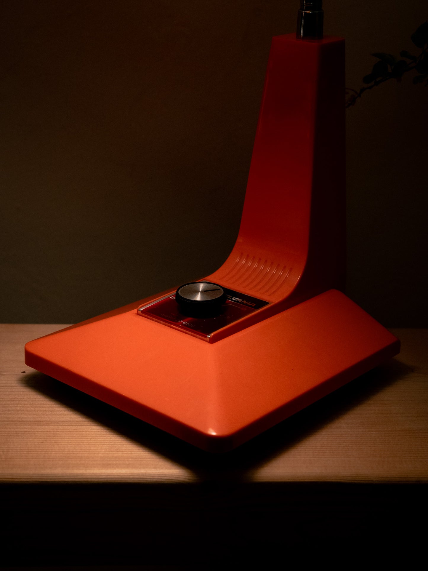 1970-80s "NEC SYLVANIA" IS-6108 三段式調光檯燈