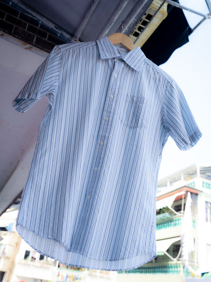 「INTERMEZZO」ストライプボタンアップシャツ