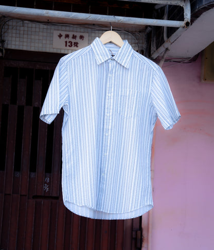 「INTERMEZZO」ストライプボタンアップシャツ