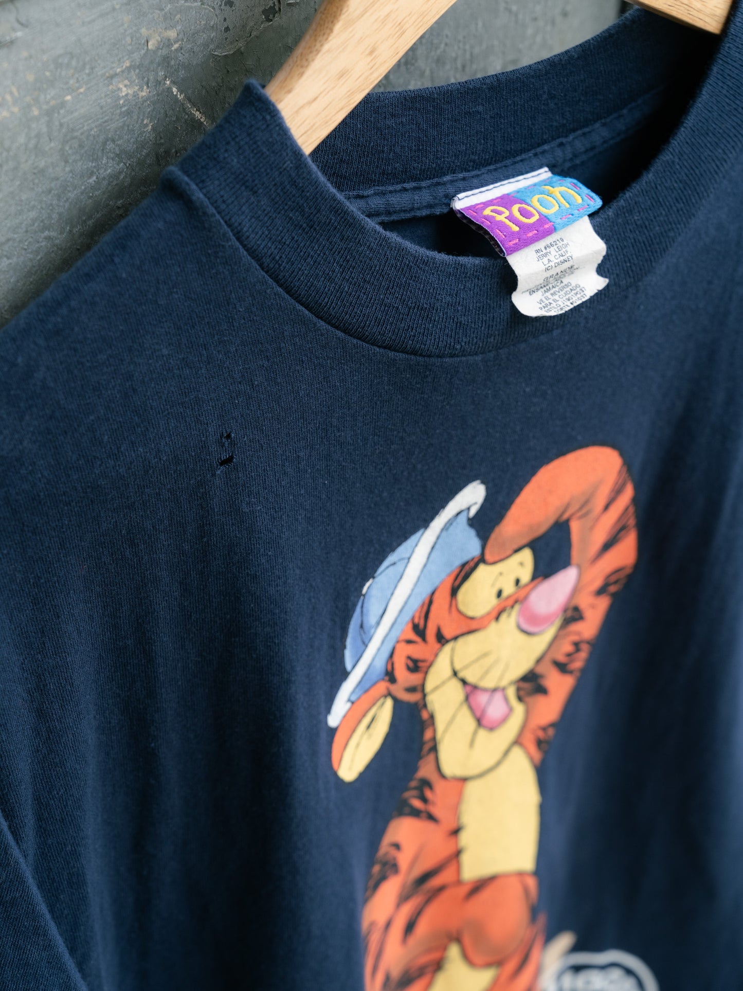 Late 1990s "JERRY LEIGH ENTERTAINMENT APPAREL" Disney A Tigger Of A Cruise Tee